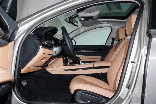 2013款 730Li 领先型