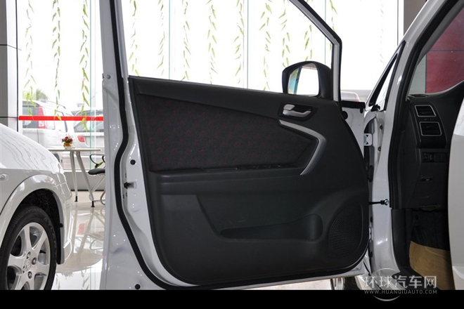 2014款 两厢 1.5L 自动理想型