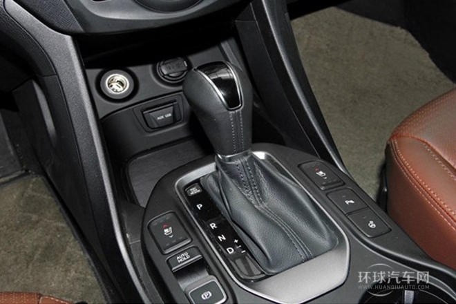 2013款 3.0L 7座棕色内饰旗舰版