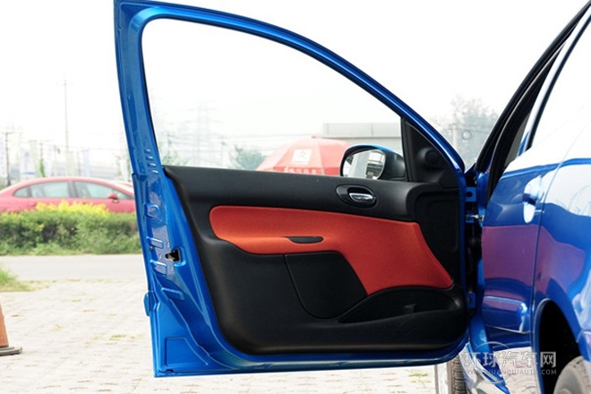 2012款 1.6L 自动运动型