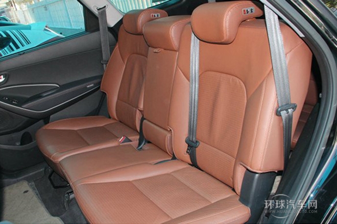 2013款 2.2T 7座棕色内饰旗舰版