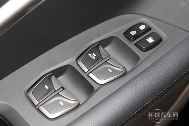 2013款 改款 3.0L 四驱尊享版 欧V