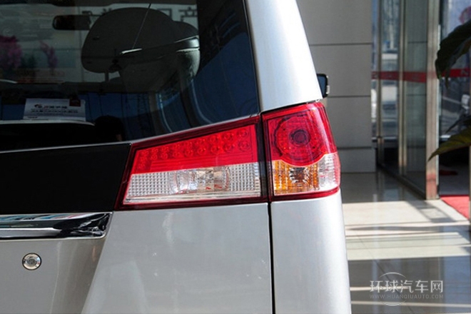 2013款 改款 1.5L 手动舒适型7座 国IV