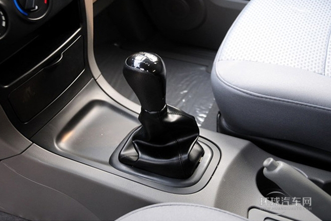 2013款 改款 1.5L 手动豪华型7座 国IV