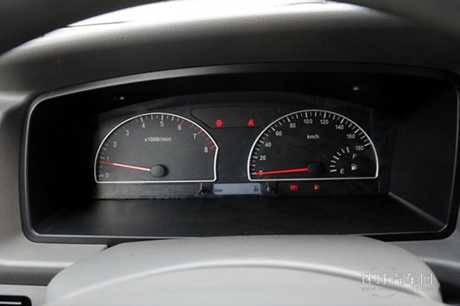 2013款 改款 1.5L 手动豪华型7座 国IV