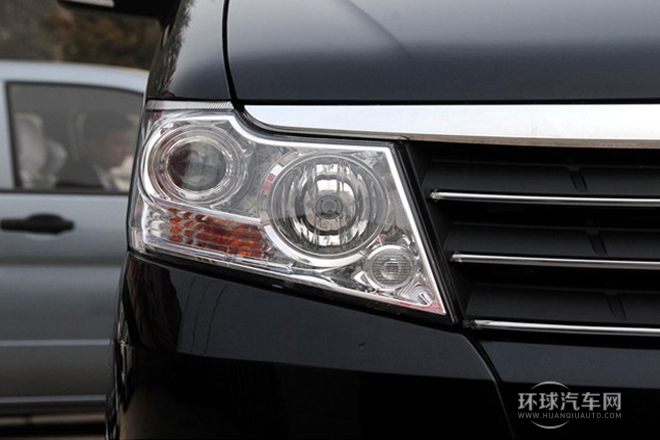 2013款 改款 1.5L 手动豪华型7座 国IV