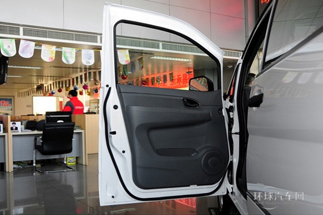2013款 改款 1.5L 手动舒适型7座 国V