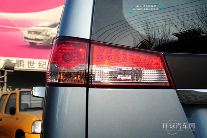 2013款 改款 1.5L 手动豪华型7座 国V