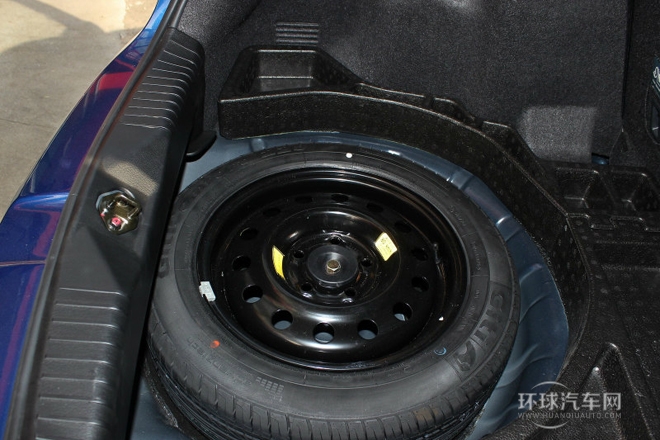 2013款 两厢 1.6L 自动精英版