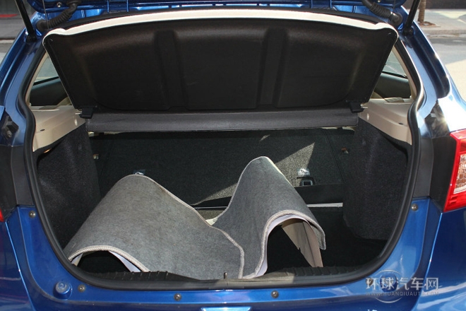 2013款 两厢 1.6L 自动精英版