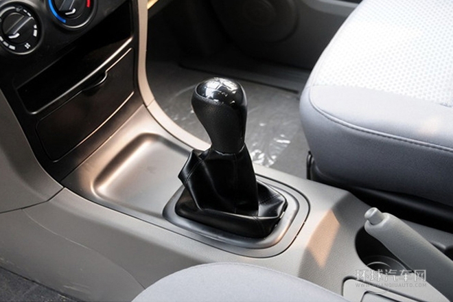 2013款 改款 1.5L 手动标准型5座 国IV