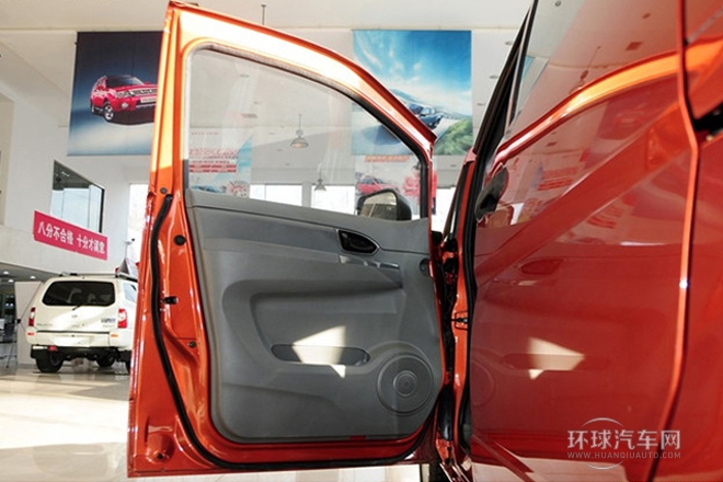 2013款 改款 1.5L 手动标准型7座 国IV