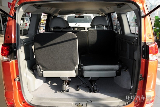 2013款 改款 1.5L 手动标准型7座 国IV