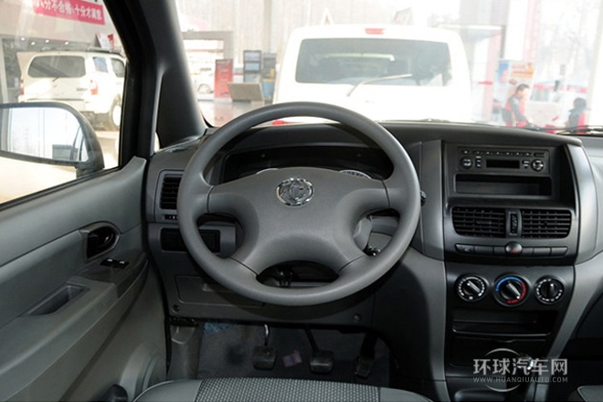 2013款 改款 1.5L 手动标准型7座 国IV