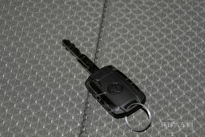 2013款 改款 1.6L 手动商用型5座 国V