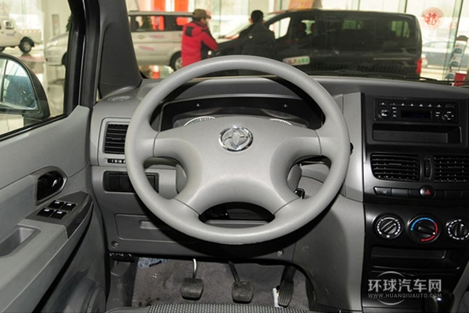 2013款 改款 1.6L 手动实用型7座 国V