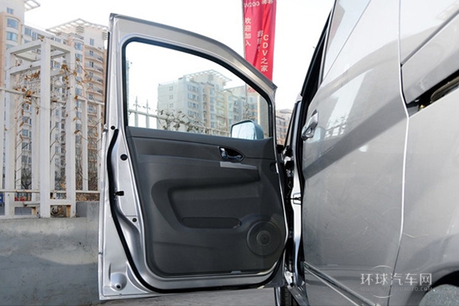2013款 改款 1.6L 手动舒适型7座 国V