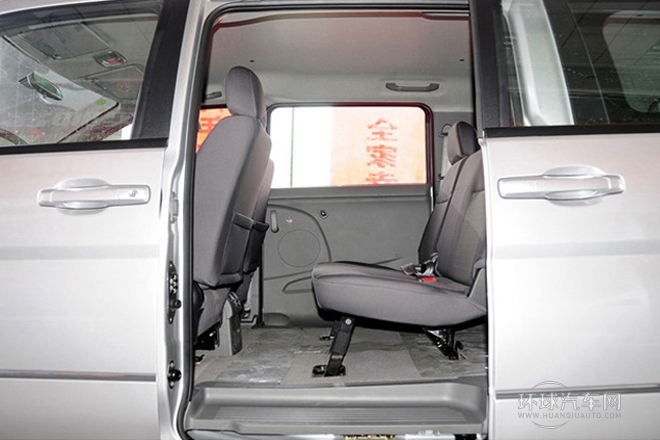 2013款 改款 1.6L 手动豪华型7座 国V