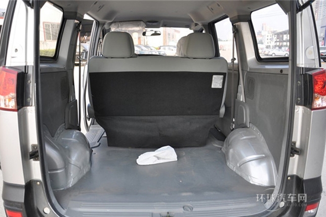 2011款 1.6L 手动商用型5座