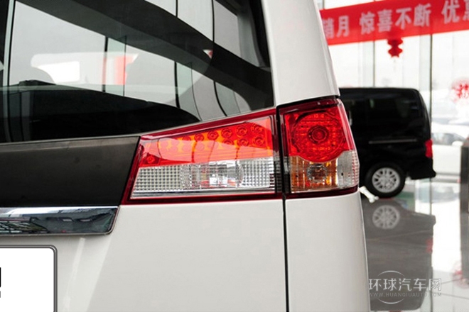 2011款 1.6L 手动实用型7座