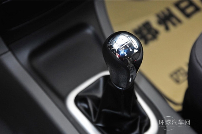2011款 1.6L 手动舒适型7座