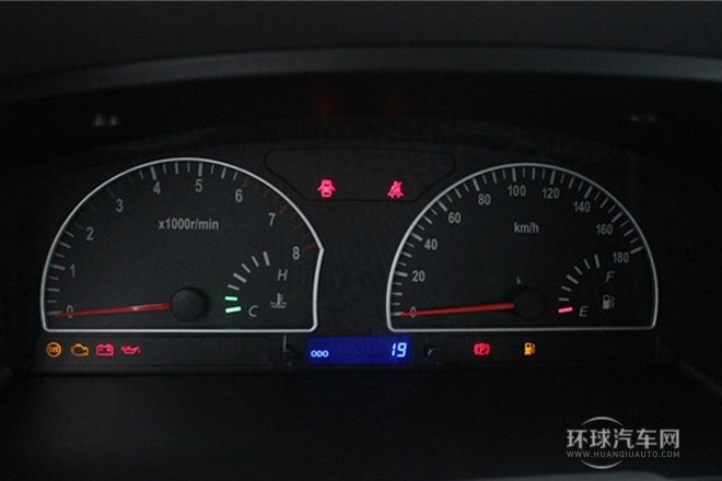 2011款 1.6L 手动豪华型7座