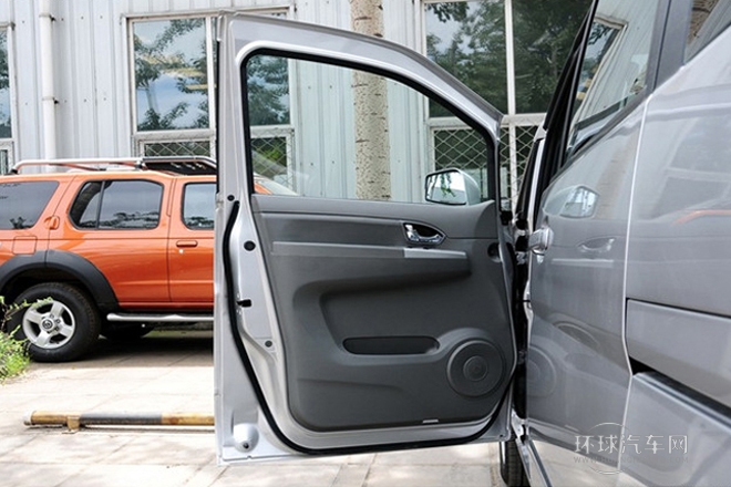 2011款 2.0L 手动豪华型7座
