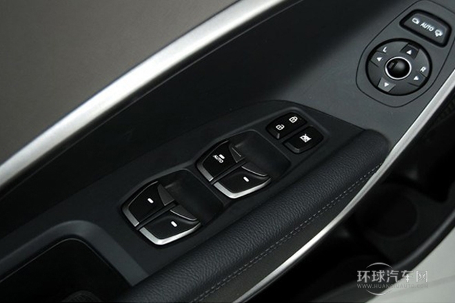 2013款 改款 3.0L 四驱豪华版 欧V