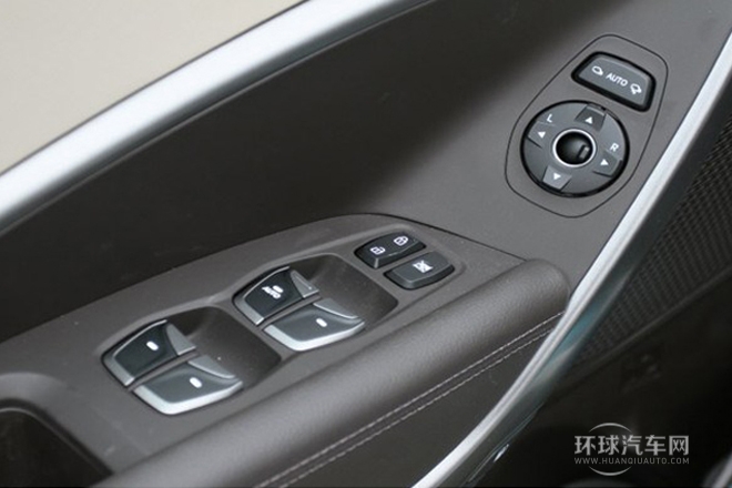 2013款 改款 3.0L 四驱舒适导航版 欧V