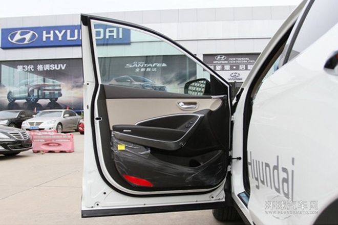 2013款 改款 3.0L 四驱舒适导航版 欧V
