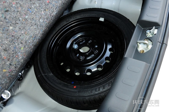 2013款 1.0L 手动实用型