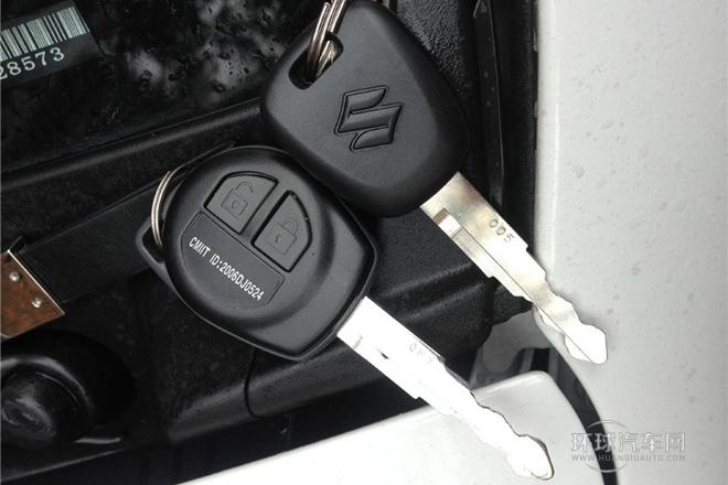 2013款 1.0L 手动豪华型