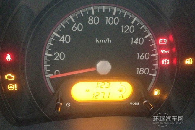 2013款 1.0L 手动豪华型