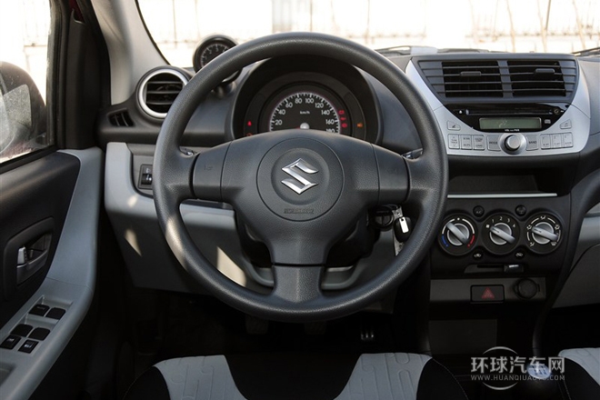 2013款 1.0L 手动豪华型