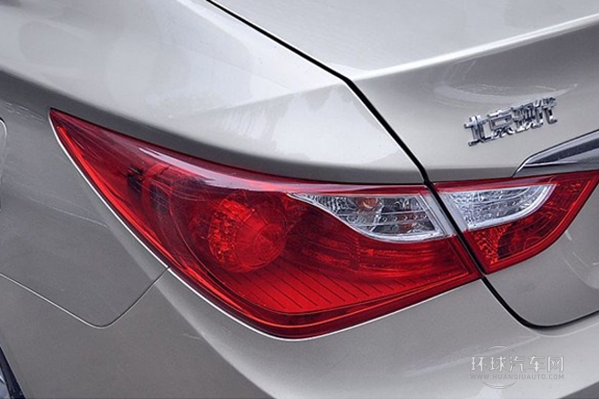 2013款 2.4L 自动尊贵版 国IV