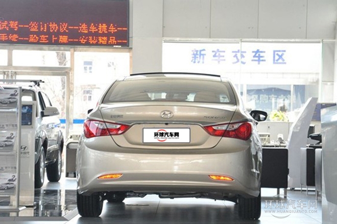 2013款 2.4L 自动尊贵版 国IV