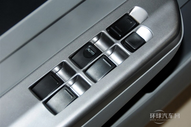 2012款 1.3L 标准型