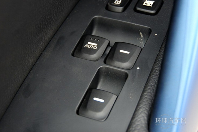 2012款 1.6T 自动豪华版