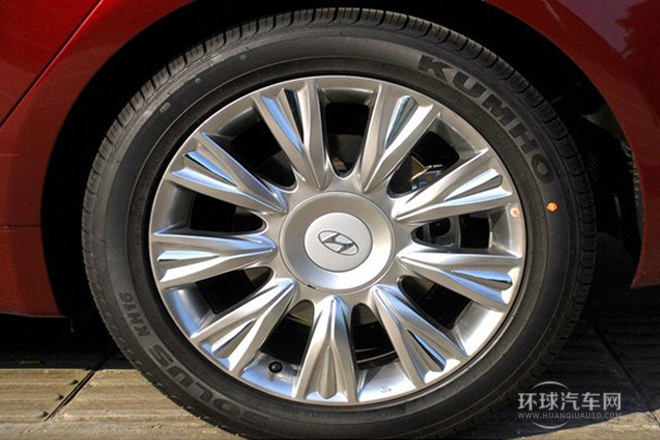2012款 3.3L GDI尊贵版