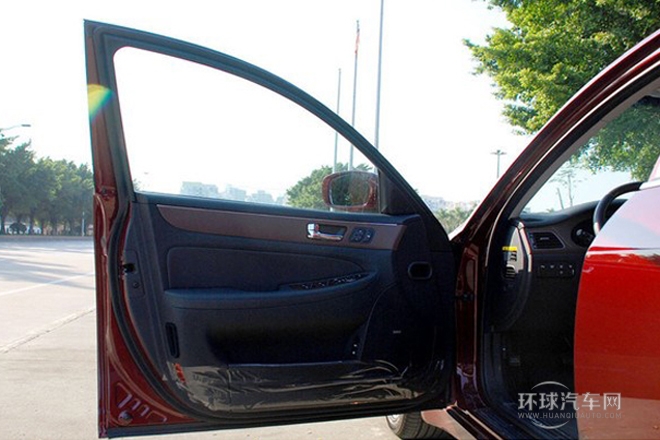 2012款 3.3L GDI尊贵版