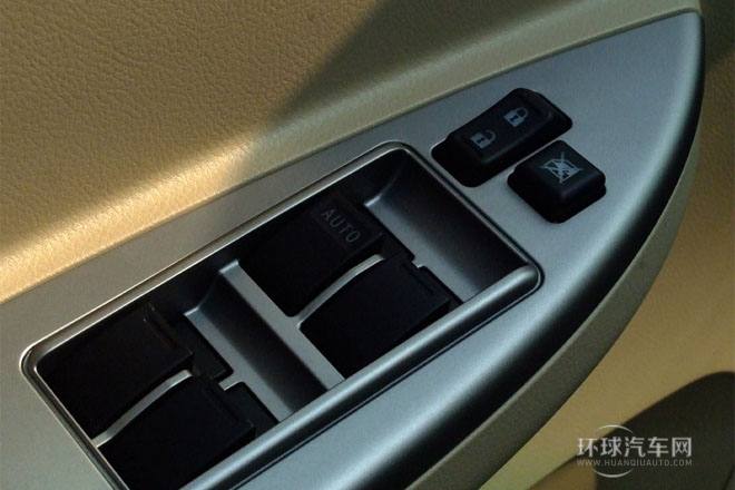 2012款 1.5L 手动标准型