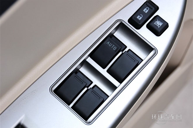 2012款 1.5L 手动豪华型