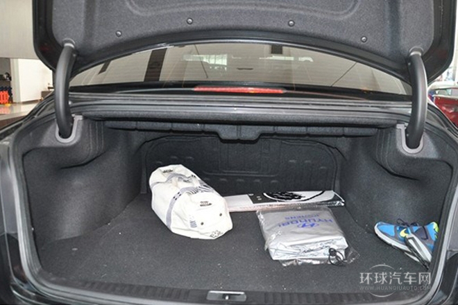 2012款 3.0L GDI尊贵版