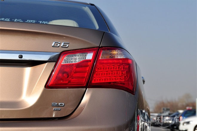 2013款 2.0L 手动尊贵型
