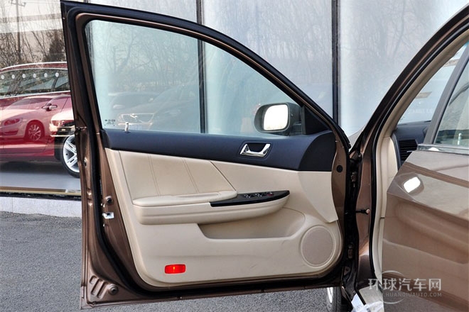 2013款 2.0L 手动尊贵型