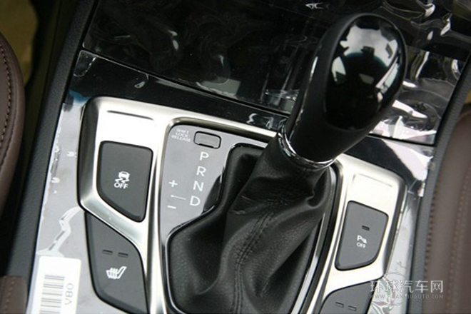 2011款 3.0L 尊贵型