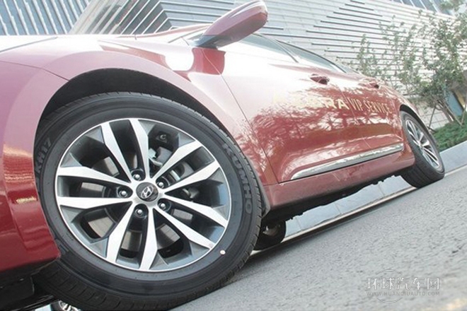 2011款 2.4L 尊贵型