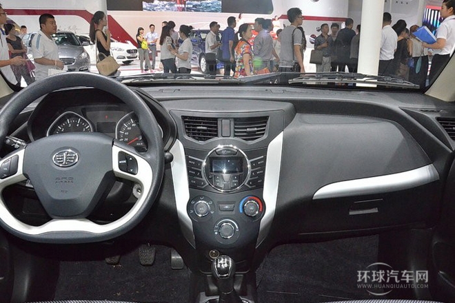 2014款 1.3L 手动运动尊贵型