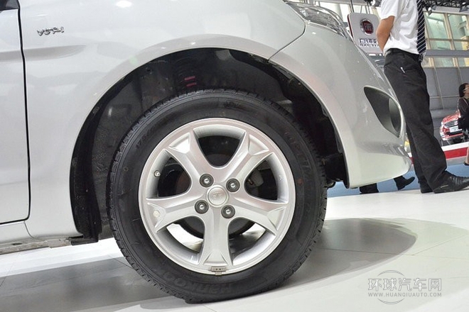 2014款 1.3L 手动运动尊贵型