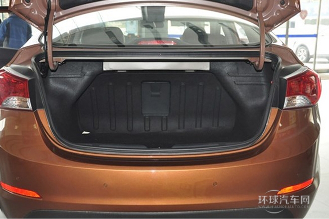 2013款 1.6L 自动领先型